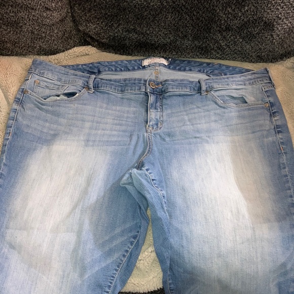 Torrid Boyfriend Jeans, Size 28 - Picture 2 of 7